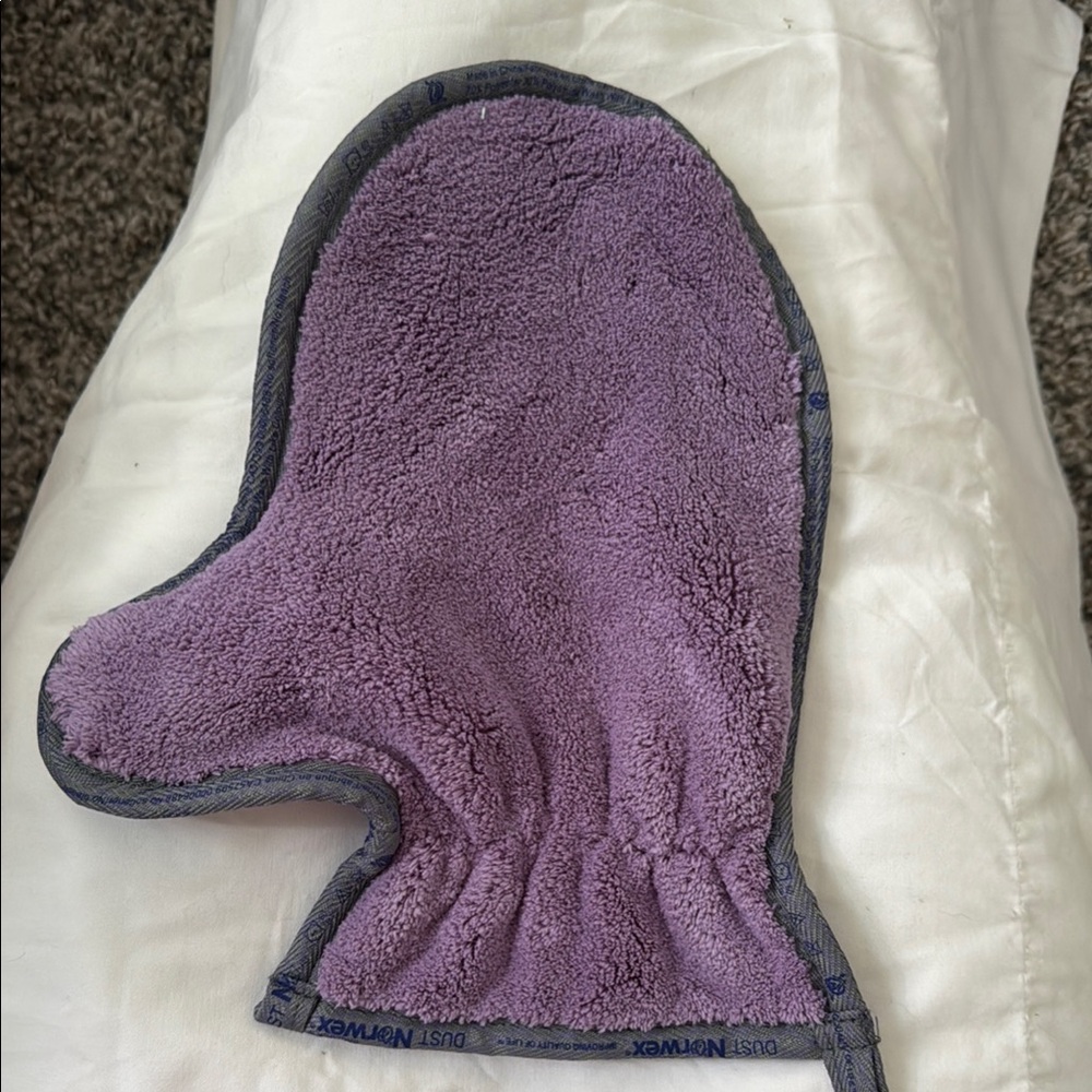 Norwex Purple Dusting Mitt